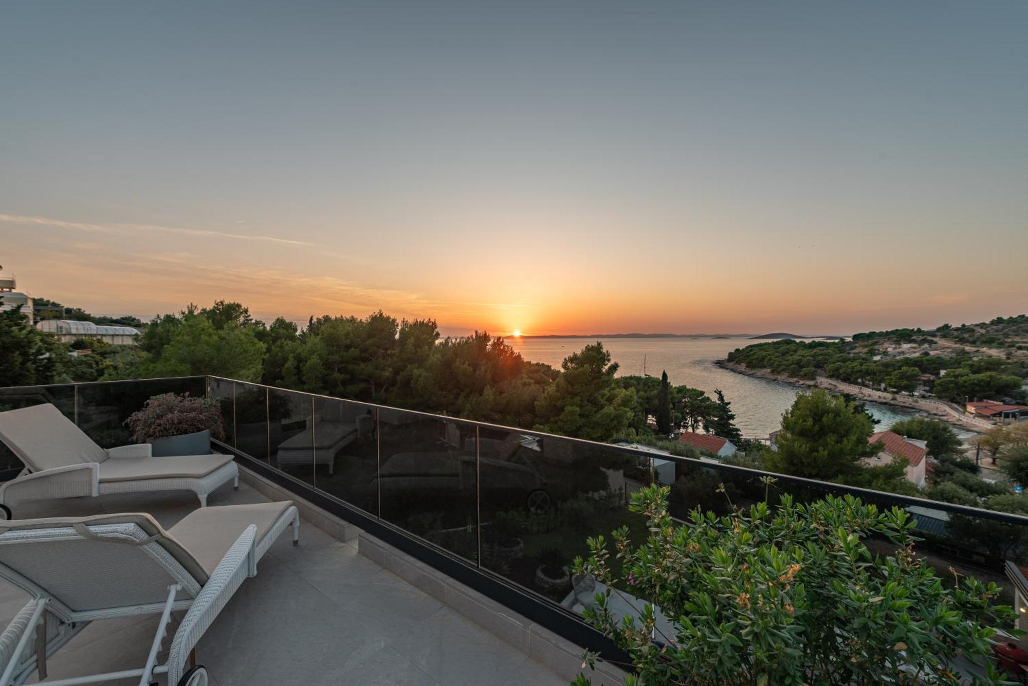 Apartment Sunset *