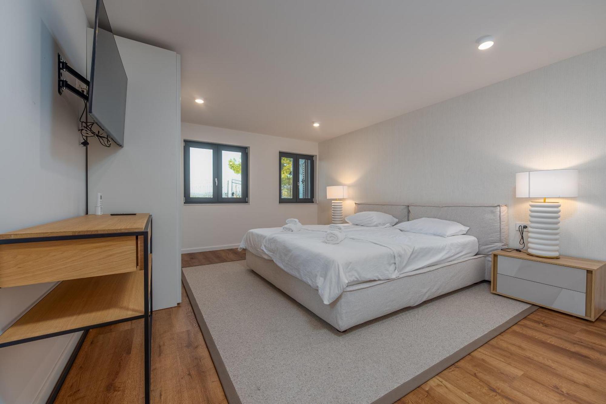 Sunset Apartment *
